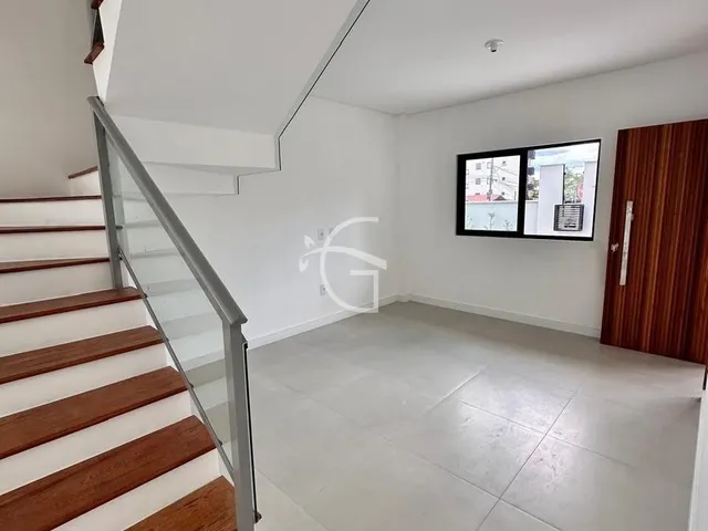 Imagem 9: Sobrado de esquina excelente! Espaço para piscina e área de festas com muita