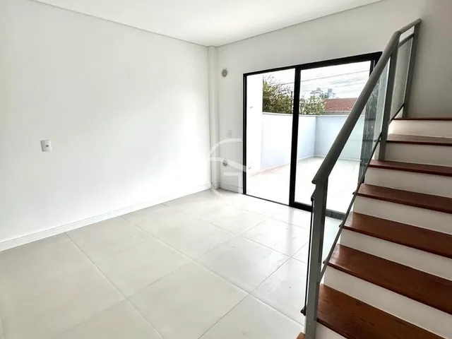 Imagem 12: Sobrado de esquina excelente! Espaço para piscina e área de festas com muita