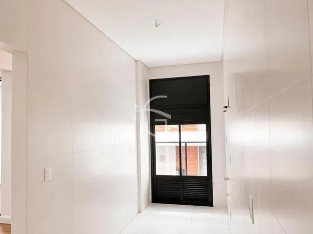 Imagem 2: SOFISTICAÇÃO E EXCLUSIVIDADE EM UM DOS MELHORES ENDEREÇOS DE JOINVILLE Apartamento