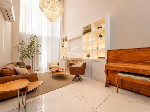 Imagem 12: Exclusividade e pura elegância. Apresento esta joia no bairro Glória: uma casa em
