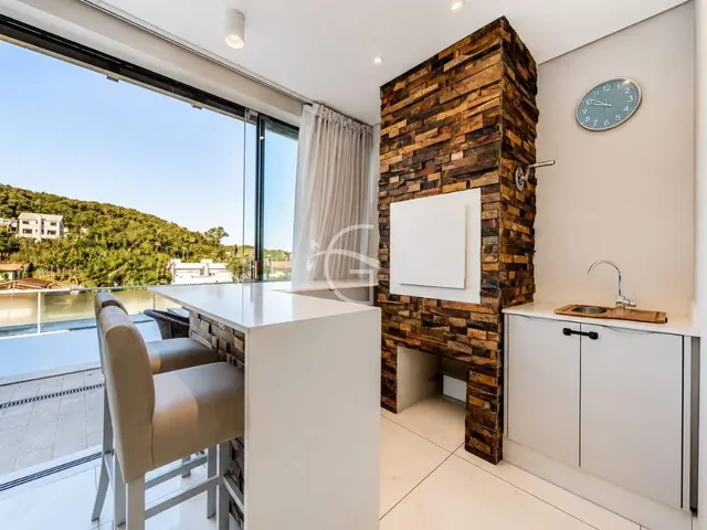 Imagem 4: Exclusividade e pura elegância. Apresento esta joia no bairro Glória: uma casa em