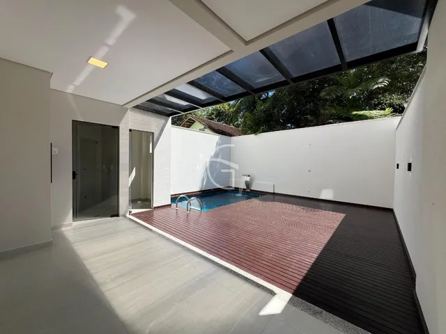 Imagem 12: Venha conhecer esta incrível casa residencial à venda no América, em Joinville