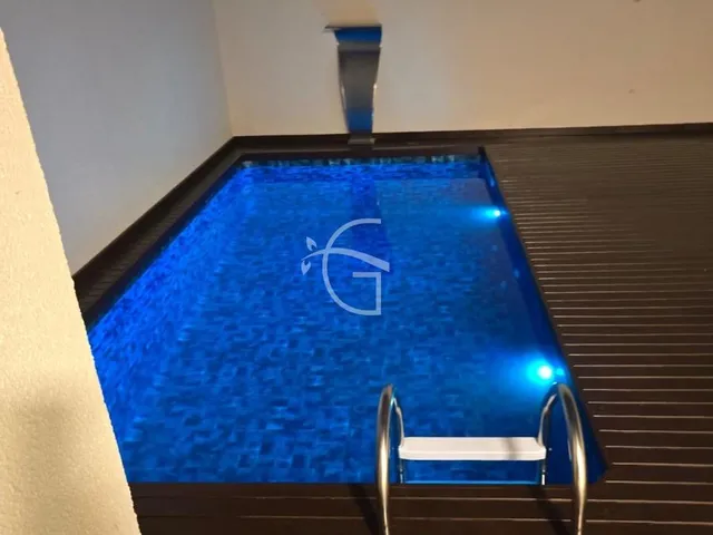 Imagem 2: Venha conhecer esta incrível casa residencial à venda no América, em Joinville