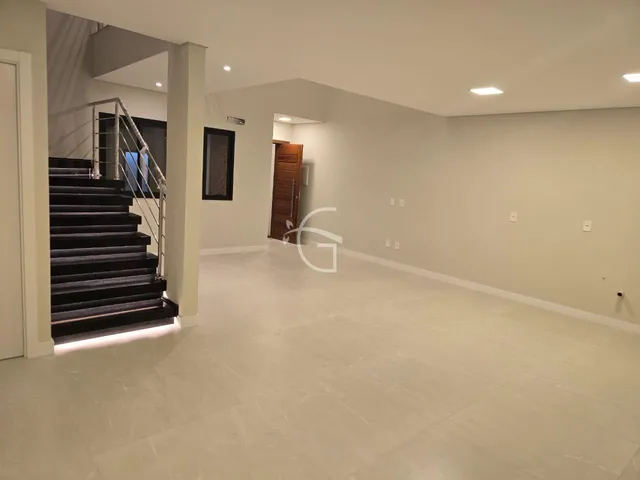 Imagem 5: Venha conhecer esta incrível casa residencial à venda no América, em Joinville
