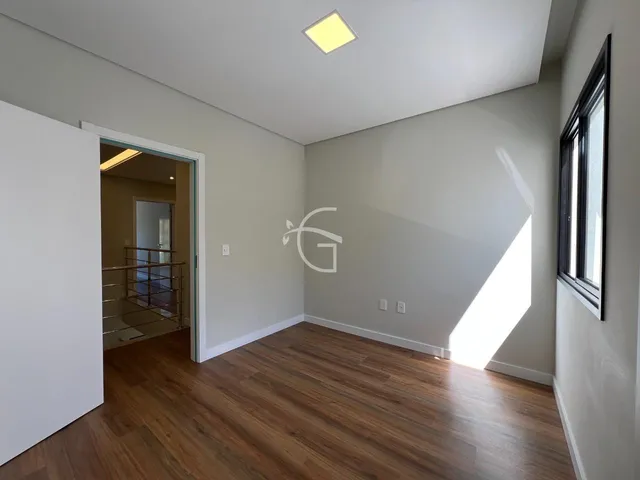 Imagem 4: Venha conhecer esta incrível casa residencial à venda no América, em Joinville