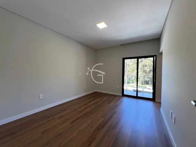 Imagem 10: Venha conhecer esta incrível casa residencial à venda no América, em Joinville
