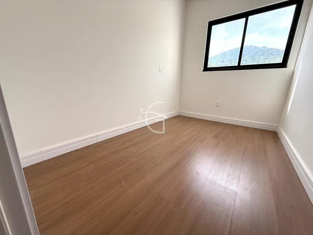 Imagem 2: Casa Geminada à venda na Rua Herval D'Oeste no Saguacu em Joinville