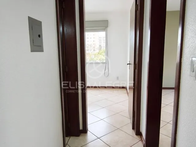 Imagem 3: Apartamento reformado com vaga coberta no Centro de Esteio
