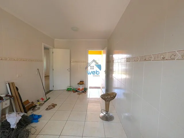 Imagem 6: Sobrado à venda no bairro Cajuru, com amplo terreno nos fundos, 03 quartos sendo uma