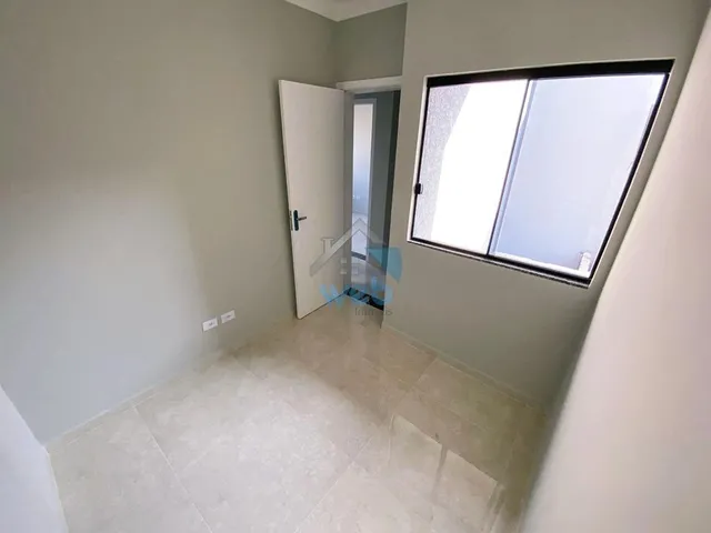 Imagem 14: Sobrado em condomínio no Bairro Campo de Santana, com três quartos, piso em