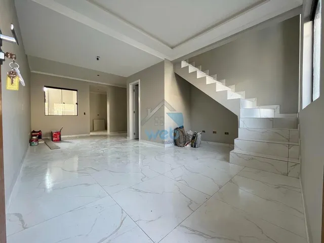 Imagem 7: Sobrados em fase de construção à venda na região do Rio Bonito, no Bairro Campo de
