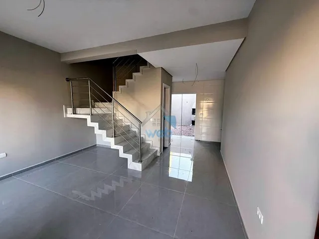 Imagem 2: Sobrado com três quartos no Bairro ITATIAIA, pronto para financiar, contando com 3