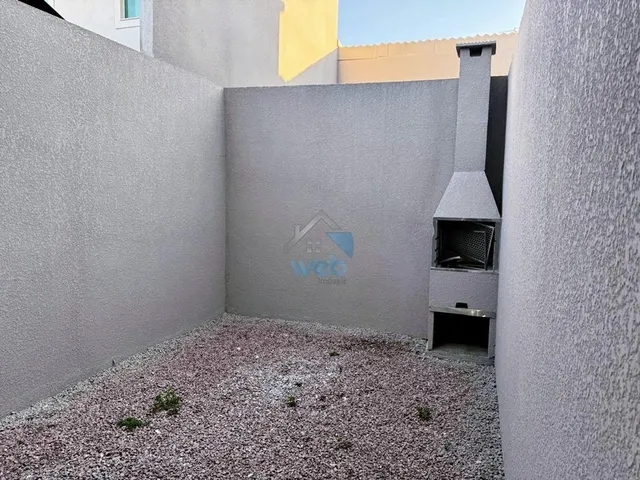 Imagem 10: Sobrado com três quartos no Bairro ITATIAIA, pronto para financiar, contando com 3