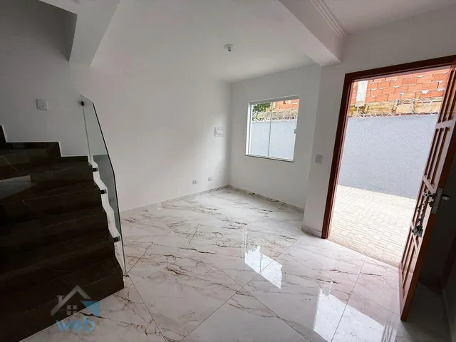 Imagem 5: Venda sobrado, três quartos, churrasqueira, porcelanato, lavabo, garagem coberta