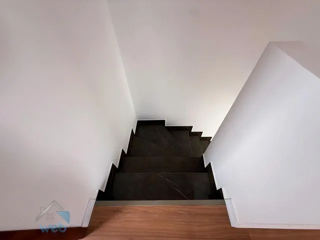 Imagem 9: Venda sobrado, três quartos, churrasqueira, porcelanato, lavabo, garagem coberta