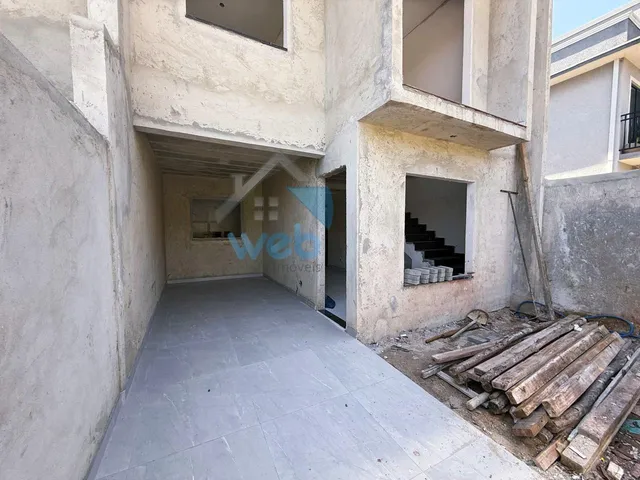 Imagem 10: Excelentes sobrados em condomínio fechado à venda no Bairro CIC, com três quartos
