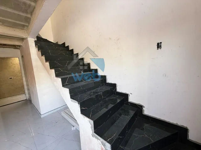 Imagem 11: Excelentes sobrados em condomínio fechado à venda no Bairro CIC, com três quartos