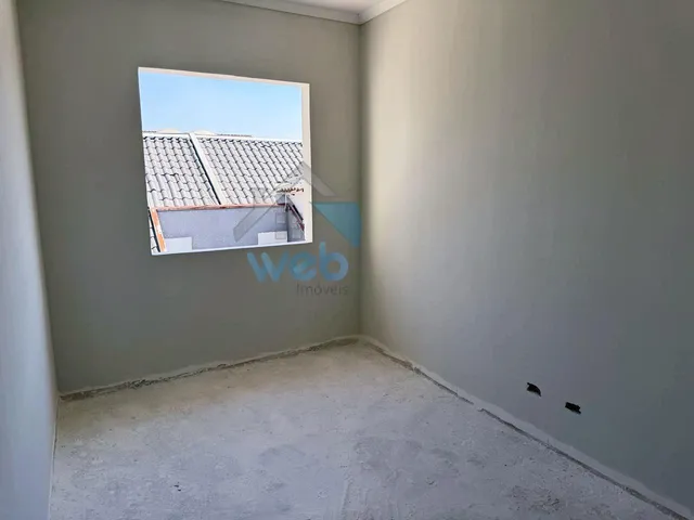 Imagem 3: Excelentes sobrados em condomínio fechado à venda no Bairro CIC, com três quartos