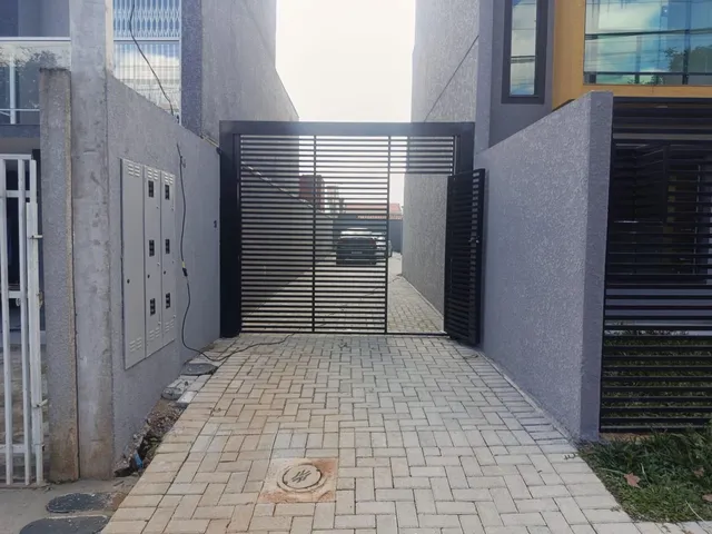 Imagem 12: Excelentes sobrados em condomínio fechado à venda no Bairro CIC, com três quartos