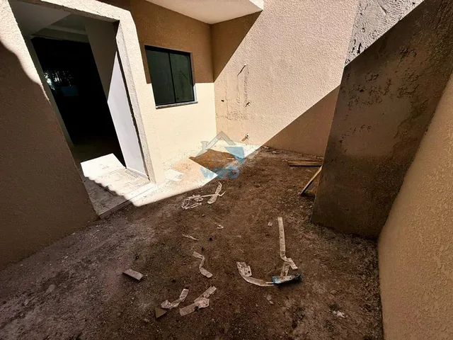 Imagem 6: Sobrados em construção, à venda no Bairro CIC, com três quartos, sala, cozinha