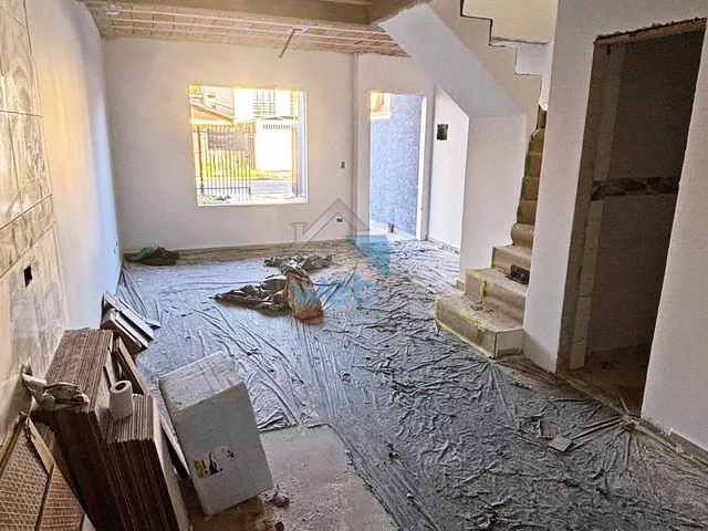 Imagem 13: Sobrados em condomínio à venda na região do Vitória Régia, com 3 quartos, sala