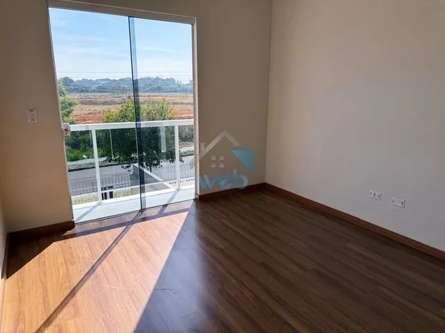 Imagem 14: Sobrados à venda na região do bairro Vitoria Regia, com três dormitórios, sala ampla