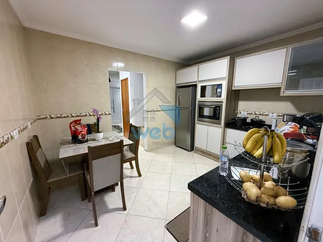 Imagem 10: Sobrado para vender no Vitória Régia, no Bairro CIC, com dois quartos, sala, cozinha