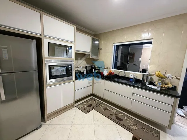 Imagem 15: Sobrado para vender no Vitória Régia, no Bairro CIC, com dois quartos, sala, cozinha