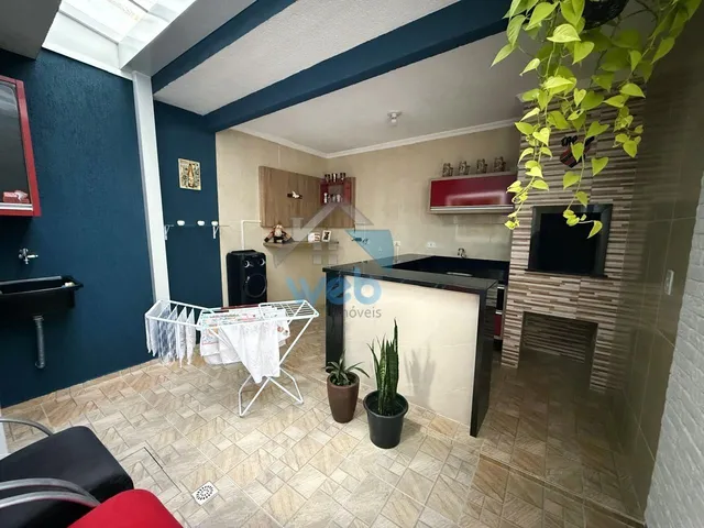 Imagem 4: Sobrado para vender no Vitória Régia, no Bairro CIC, com dois quartos, sala, cozinha