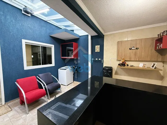 Imagem 8: Sobrado para vender no Vitória Régia, no Bairro CIC, com dois quartos, sala, cozinha