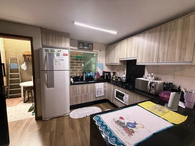 Imagem 5: Sobrados à venda na região do bairro Vitoria Regia, ático, três dormitórios, sala
