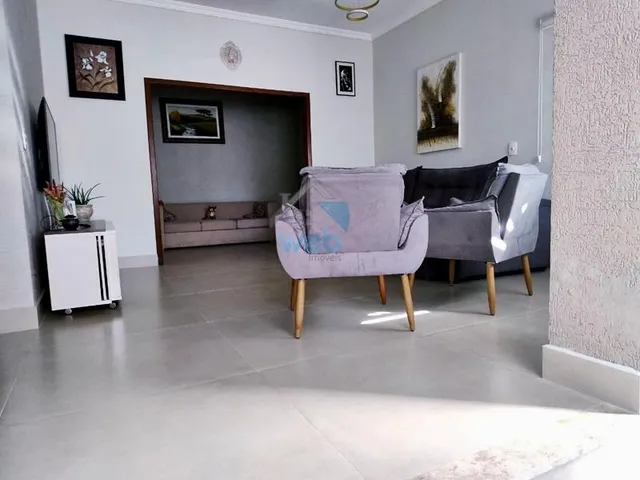 Imagem 3: Casa à venda no bairro Fazendinha, quatro quartos, sala, espaço externo, churrasqueira