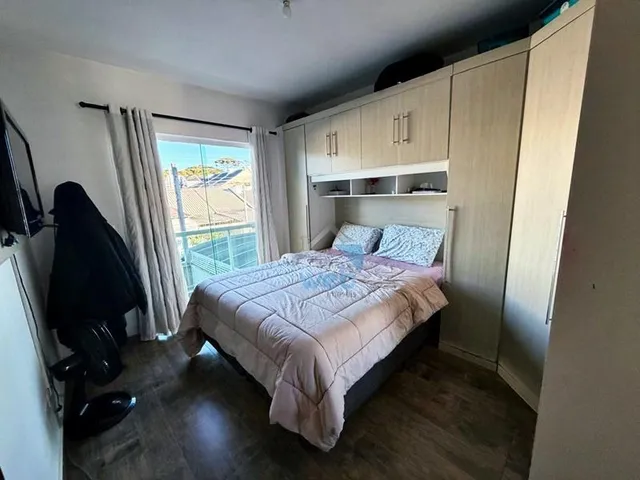 Imagem 9: Sobrados à venda na região do bairro Vitoria Regia, três dormitórios, suíte, sala