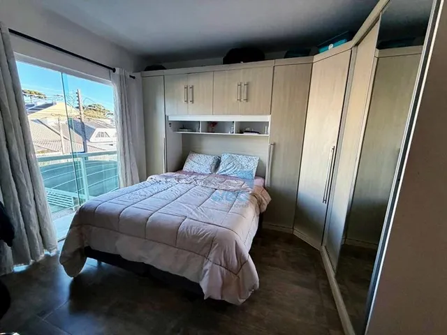 Imagem 7: Sobrados à venda na região do bairro Vitoria Regia, três dormitórios, suíte, sala