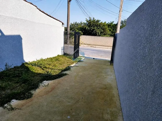 Imagem 2: Casa com àtico, com dois quartos à venda na região do Tatuquara, próximo à Rua