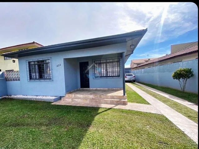 Imagem 8: Casa à venda no bairro Fazendinha, três quartos, sala, espaço externo, churrasqueira