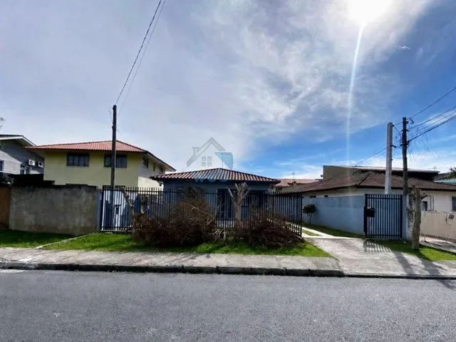 Imagem 4: Casa à venda no bairro Fazendinha, três quartos, sala, espaço externo, churrasqueira