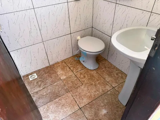Imagem 4: Casa térrea para venda, dois quartos, sala, cozinha, na região do Vitória Régia, no