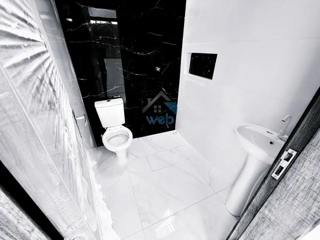 Imagem 2: P style="line-height: 1.4;">Casa à venda no bairro Tatuquara, em Curitiba, Paraná