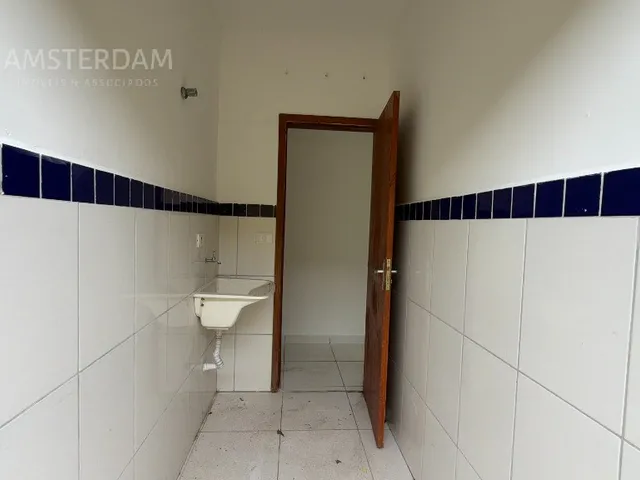 Imagem 7: Casa À Venda na Vista Linda, 2 Quartos Sendo 1 Deles Suíte, Sala para 2 Ambientes, com 2 Banheiros, 2 Vagas, 70M²!