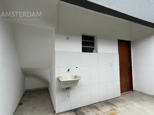 Imagem 8: Casa À Venda na Vista Linda, 400 Metros da Praia, 2 Suítes, Sala para 2 Ambientes, 3 Banheiros, Vaga de Garagem