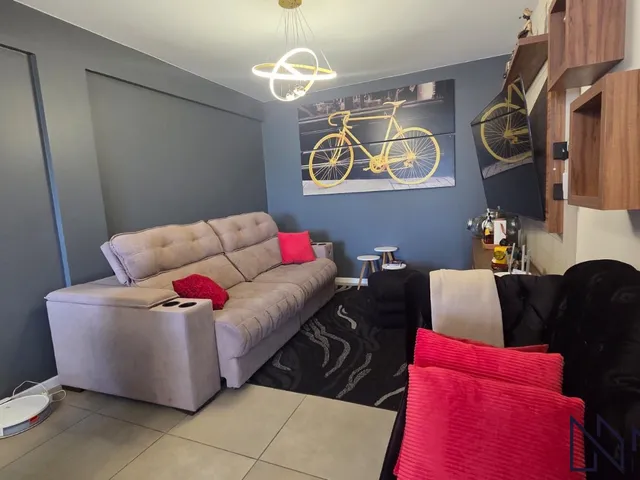Imagem 4: Apartamento semimobiliado com 2 dormitórios, suíte e garagem para 2 carros no Lo