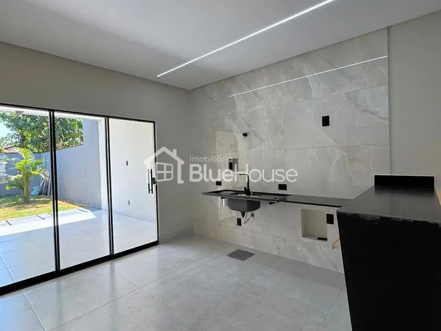 Imagem 12: Casa de 3 Quartos sendo 1 Suíte, em alto padrão de acabamento no Vila Oliveira