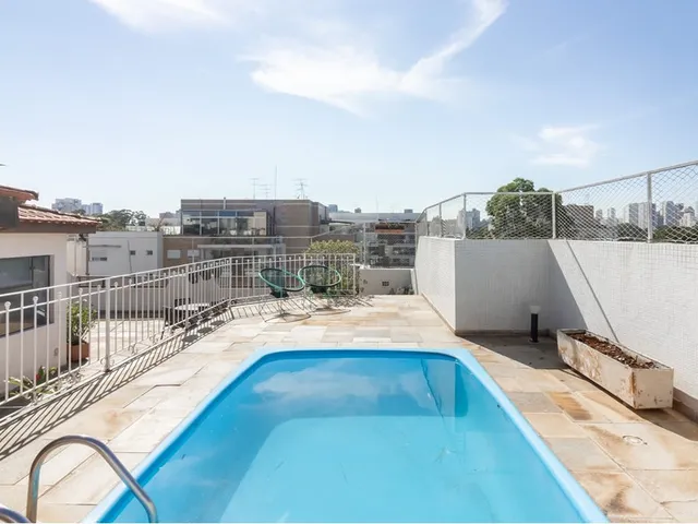 Imagem: A casa possui 4 Dormitórios, 3 Suítes, 6 Banheiros, 4