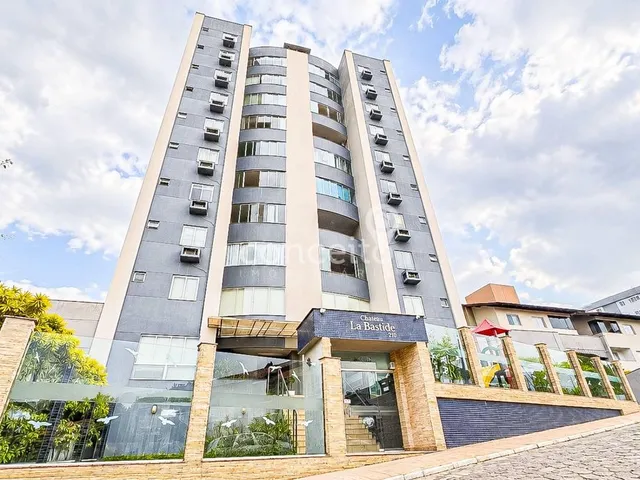 Imagem 12: Apartamento 3 dormitórios sendo 1 suíte e 2 vagas no Bairro Água Verde