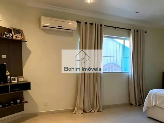Imagem 2: CASA À VENDA Casa com 4 dormitórios