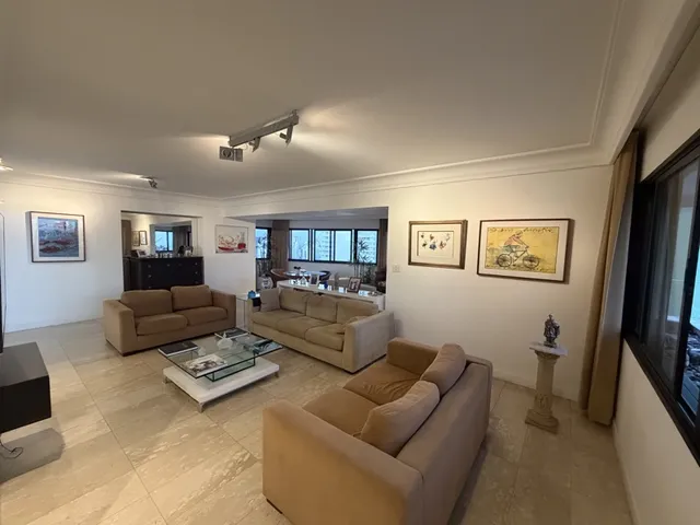 Imagem 10: A 5ª Avenida Imóveis apresenta este apartamento espaçoso no Edifício Horto Burle Marx