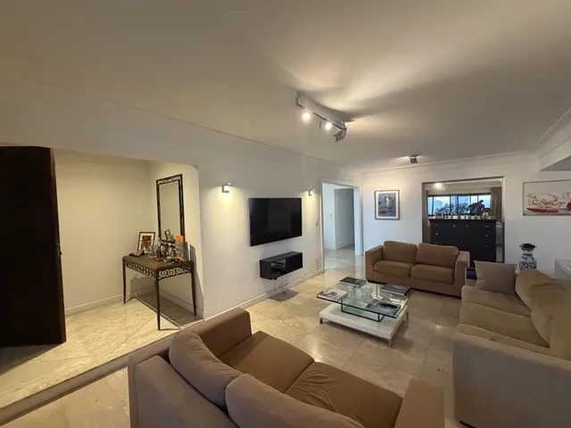 Imagem 11: A 5ª Avenida Imóveis apresenta este apartamento espaçoso no Edifício Horto Burle Marx
