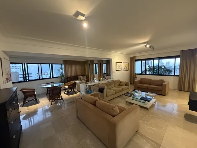Imagem 8: A 5ª Avenida Imóveis apresenta este apartamento espaçoso no Edifício Horto Burle Marx