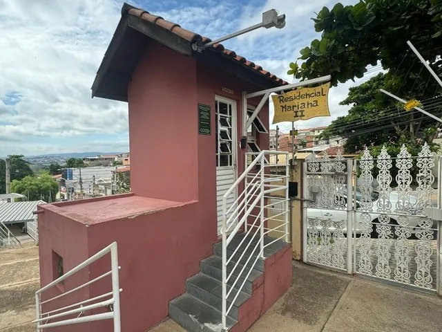 Imagem: O apartamento possui 2 Dormitórios, 1 Banheiro, 1 Vaga na